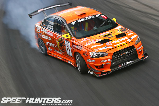 Desktops>> Orange X At D1gp Ebisu