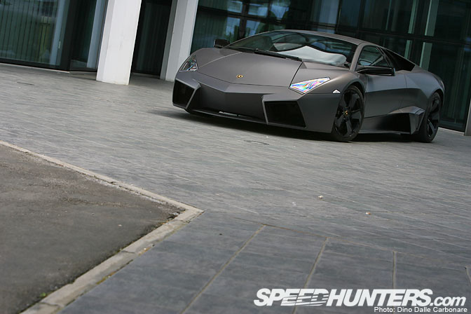 Desktops>> Lamborghini Reventon