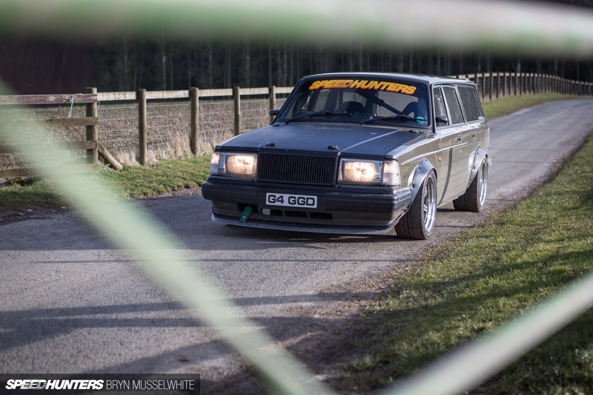 Volvo 240 wagon Rays TE37 (28 of 29)