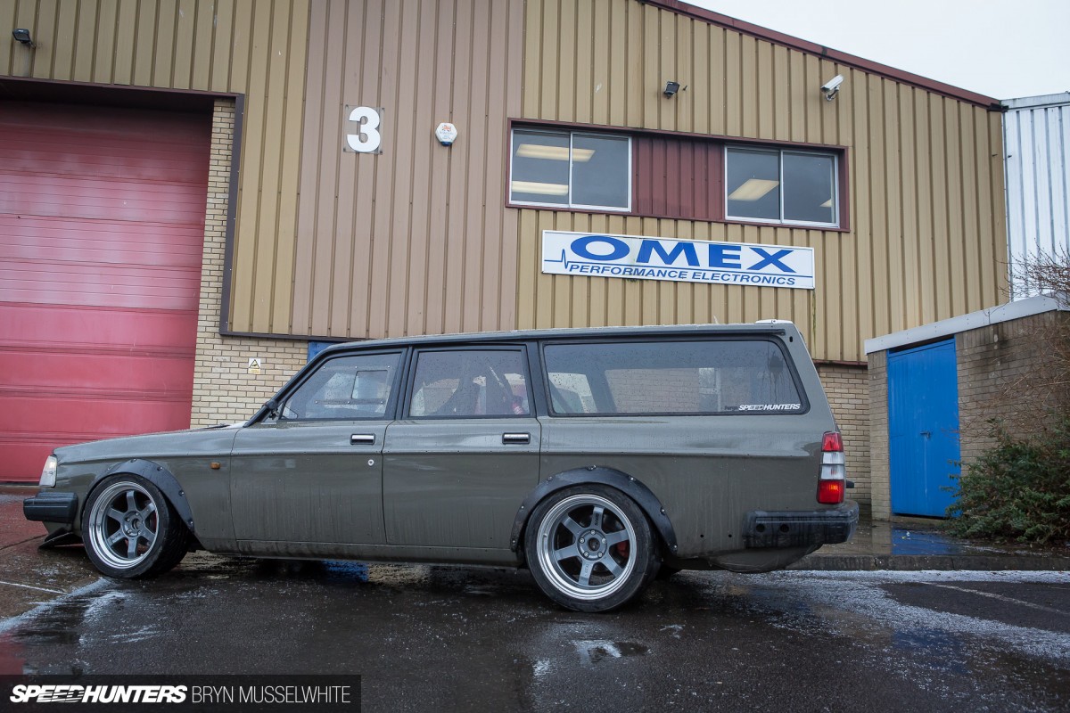 Volvo 240 wagon Rays TE37 (7 of 29)