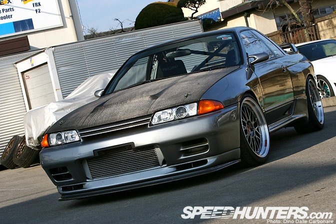 Desktops >> Garage Saurus R32 Gt-r