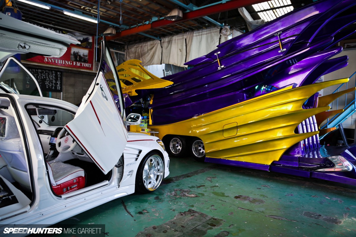 Japan-Batman-Van-6 copy
