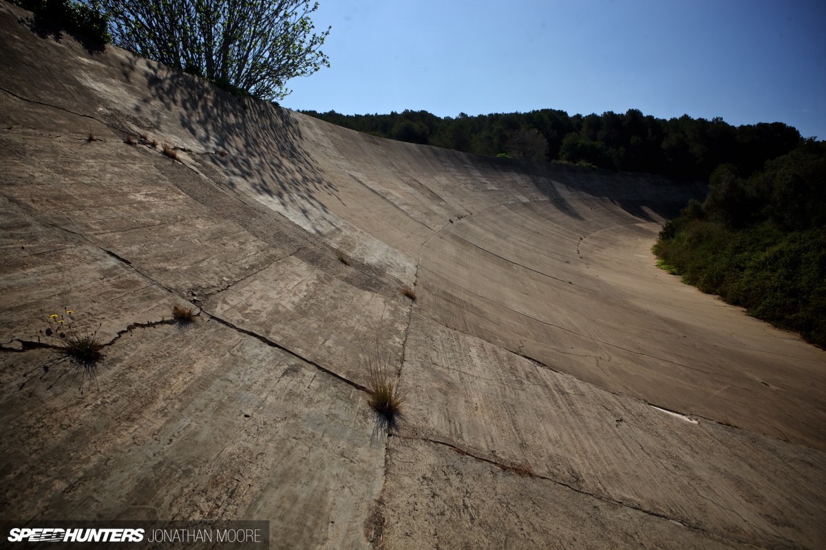 4-1-93-17-20-27288</br> Exploring Barcelona’s Temples Of Speed
