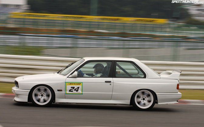 Desktops>>e30 M3 At Speed