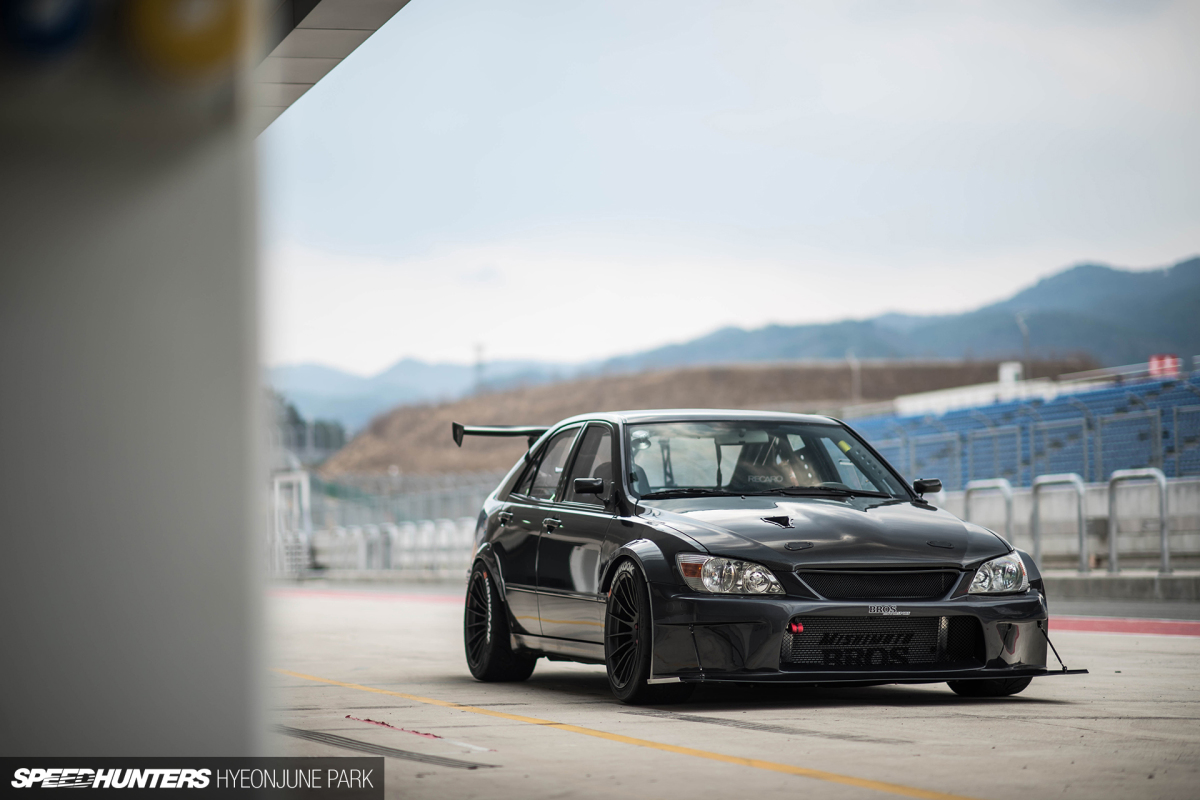 JDM In Korea: The MotorKlasse Lexus IS200