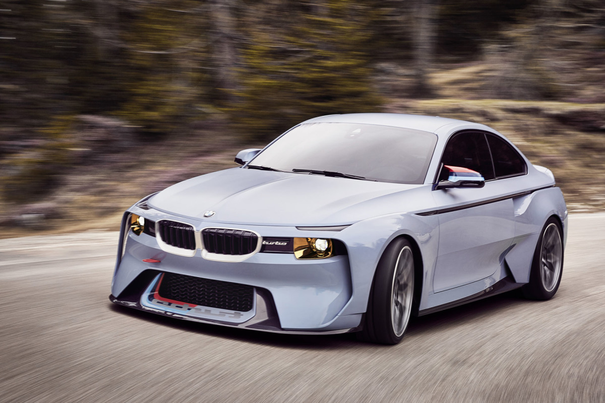 P90219730_highRes_bmw-2002-hommage-05-