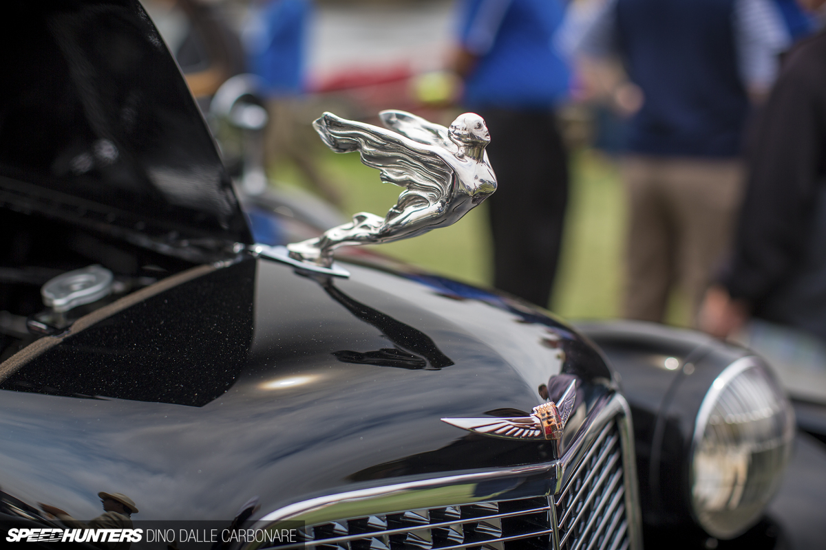 Emblems-Pebble-16-11
