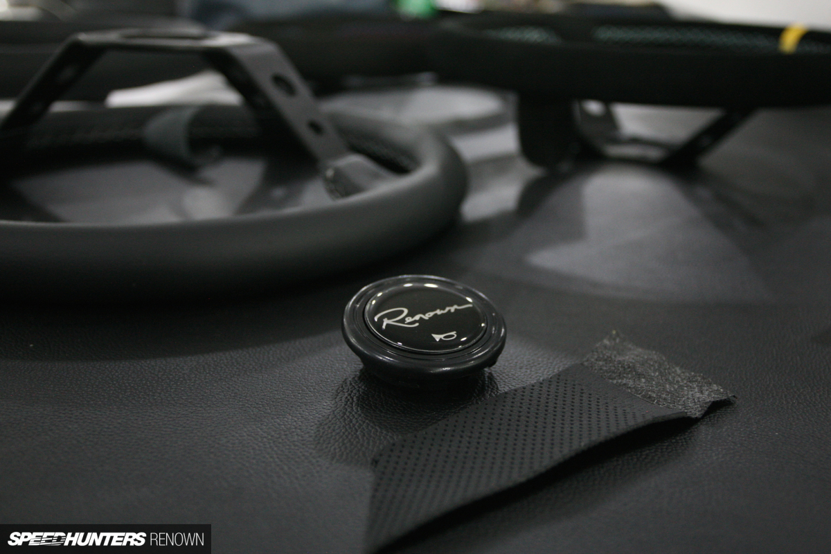 5-renown-speedhunters-steering-wheel