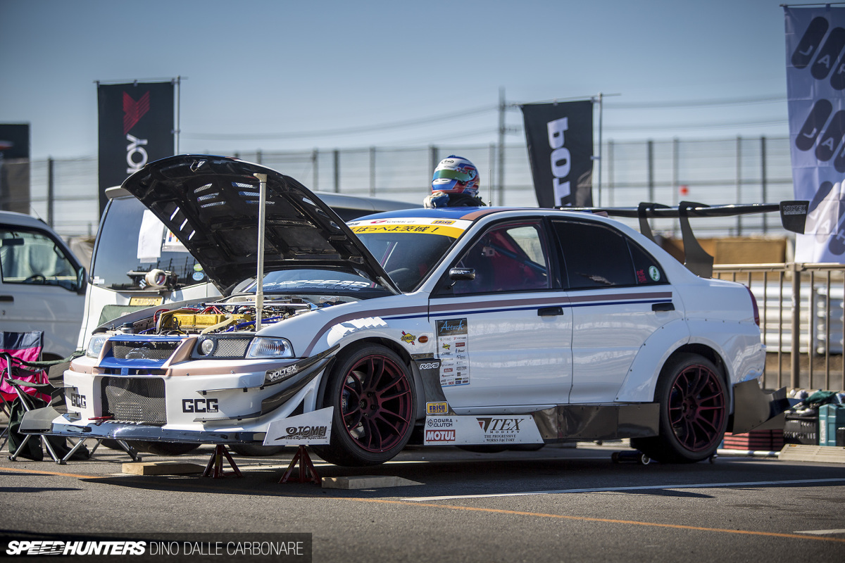 Thinking Differently: A Lancer Evo V By Tex Modify