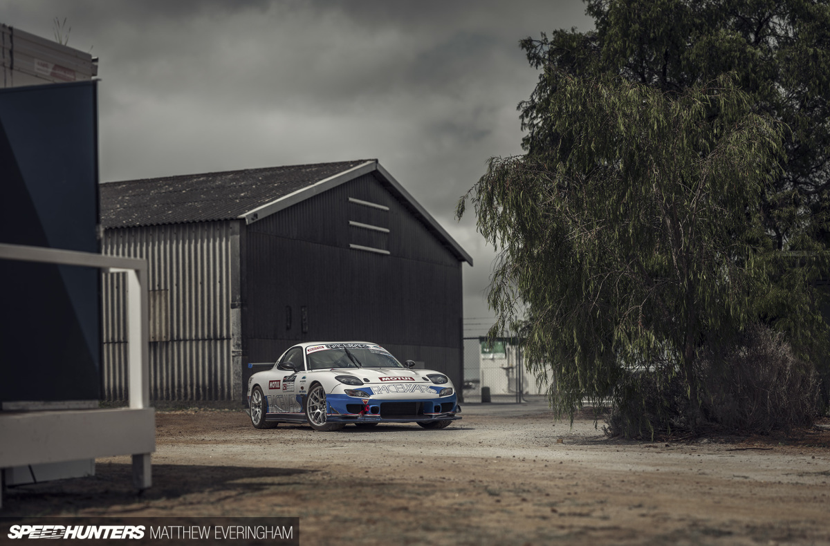 LFXX_RX7_MatthewEveringham_Speedhunters47