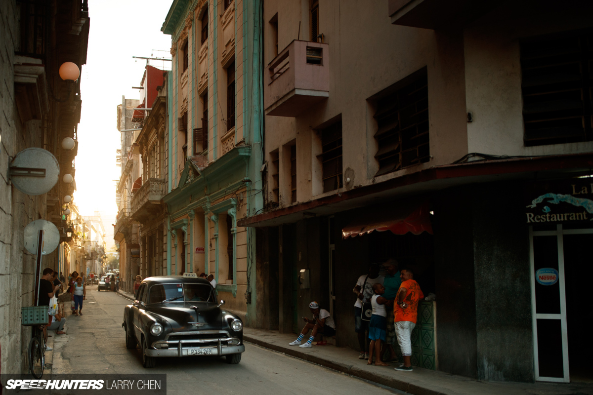 Larry_Chen_Speedhunters_havana_cuba_car_spotting_61