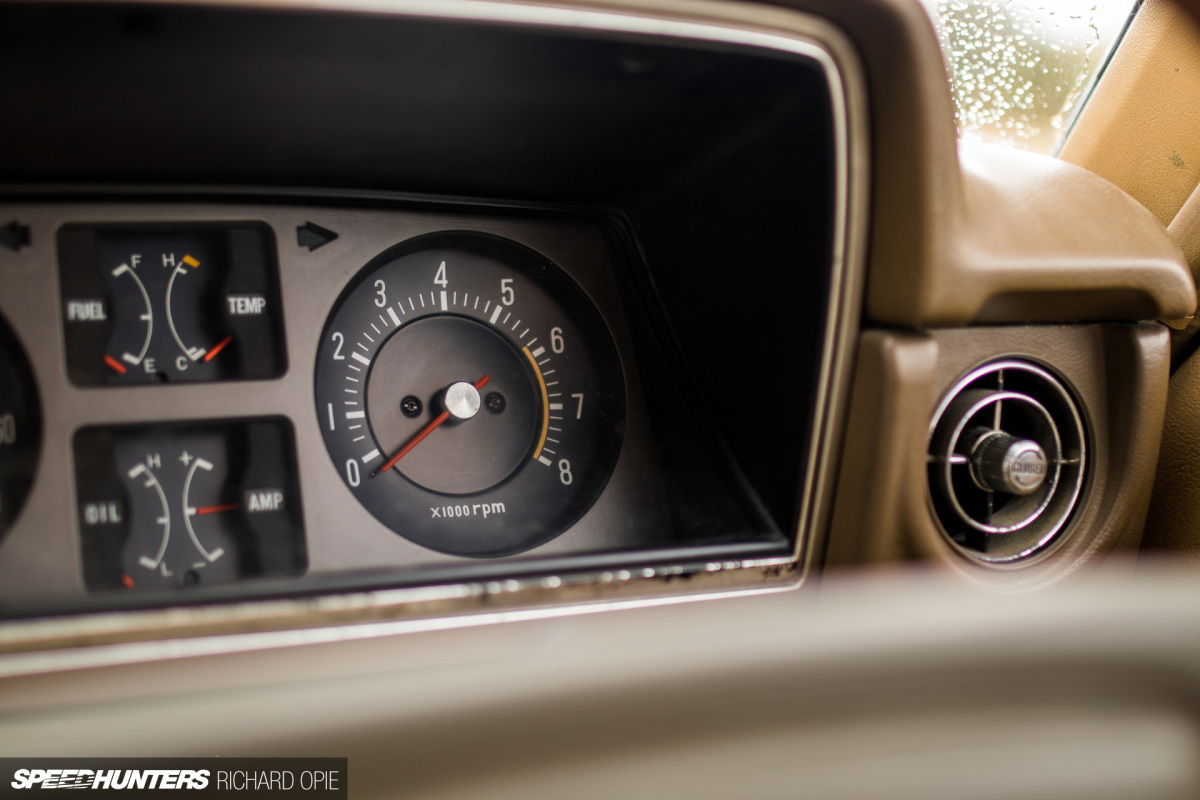Toyota_Corona_Mark II_Cressida_V12_Speedhunters_Richard_Opie_2017 (57)