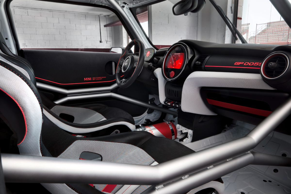 P90275461_highRes_mini-john-cooper-wor