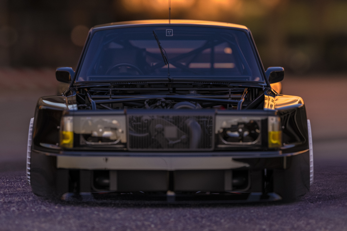 ASH_THORP_VOLVO_240GL__000