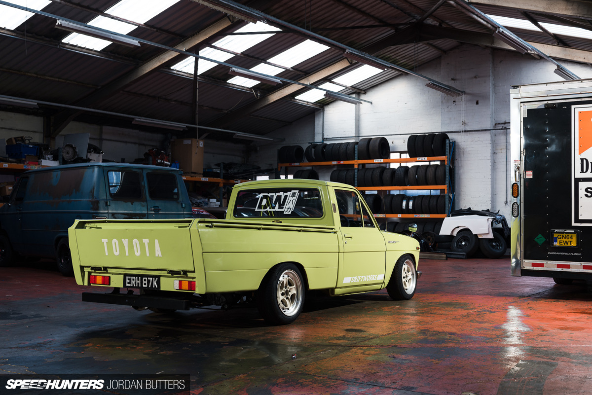 How To Fit An MX-5 Into A Pickup Truck