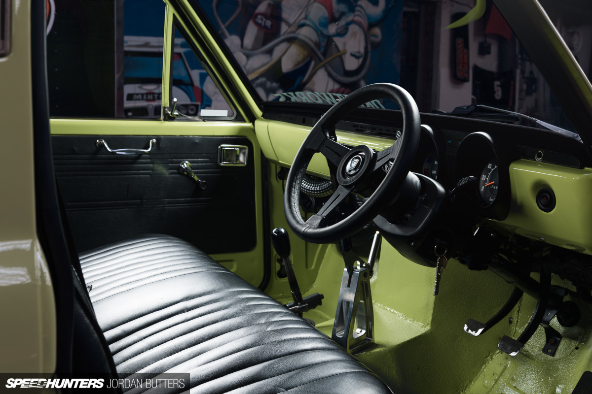 driftworks-hi5-hilux-jordanbutters-speedhunters--7