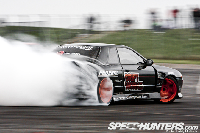 Desktops>> Driftworks R32