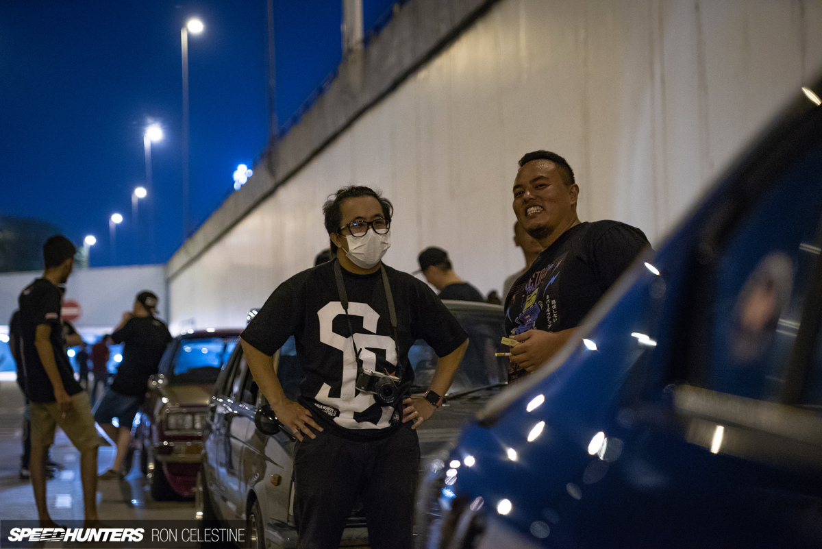 ron_celestine_backwheelbitches_malaysia_nightmeet_talking