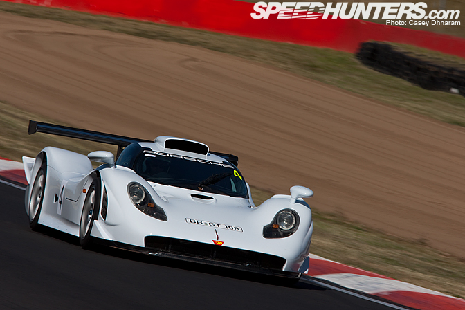 Random Snap>> Porsche 911 Gt1-98