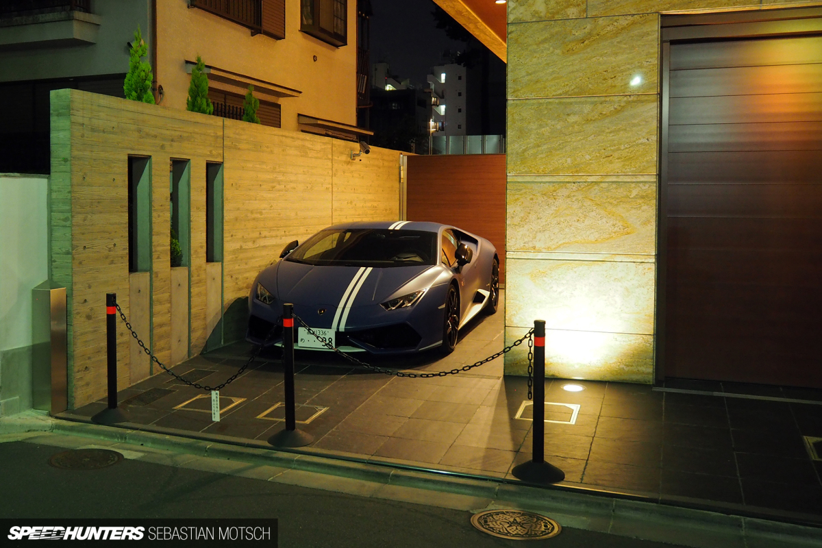 Lamborghini Huracan in Tokyo Japan by Sebastian Motsch