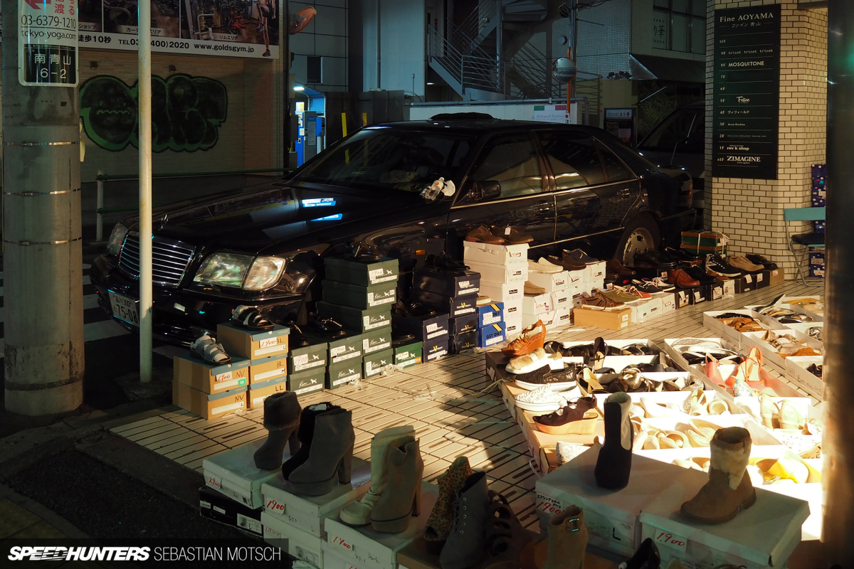 Mercedes-Benz W140 in Tokyo Japan by Sebastian Motsch