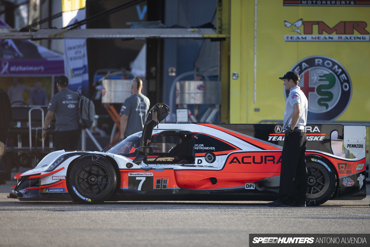 IMSA Laguna Seca Antonio Sureshot 1920wm 1DX21320 300
