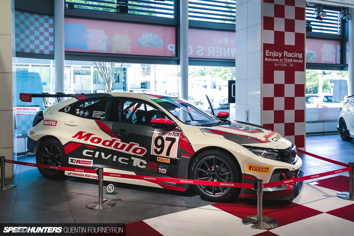 Speedhunters_Quentin_Fourneyron_Honda_Welcome_Plaza_14