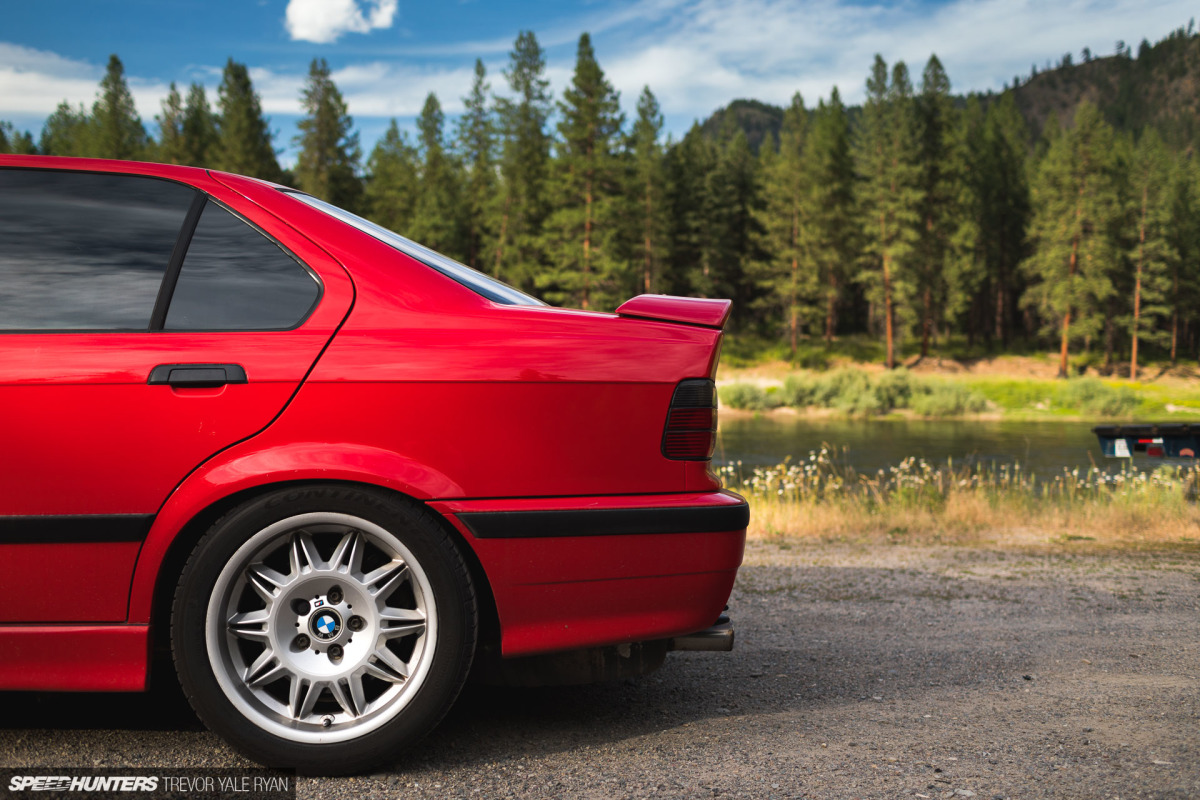 2019-Project-345-BMW-E36-M3-3-Series-Sedan_Trevor-Ryan-Speedhunters_039_0080