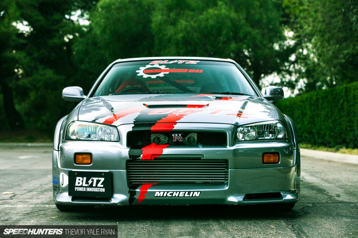 2018-SH_Autobahn-Project-Blitz-R34-GT-R-Purist-Toy-Drive_Trevor-Ryan-003_