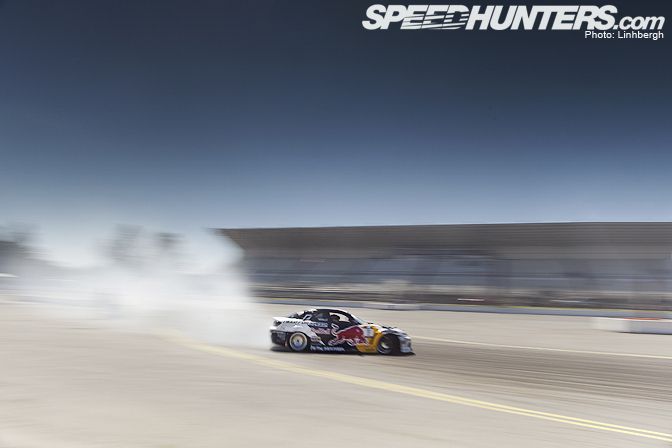 In The Moment>> Wingless In Seattle