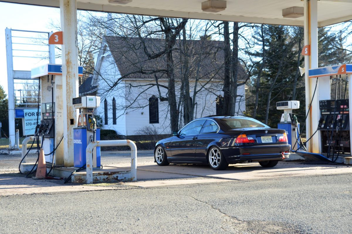 E46 Gas Station