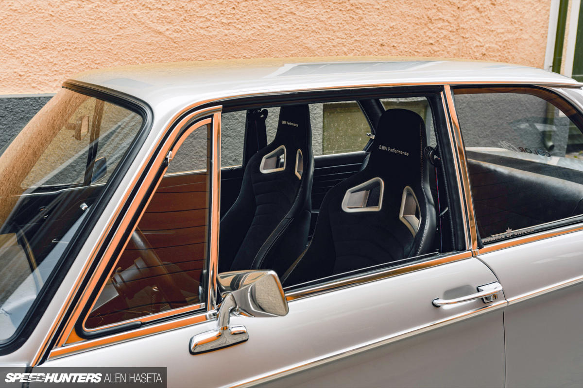 Speedhunters_2002_Interior_10