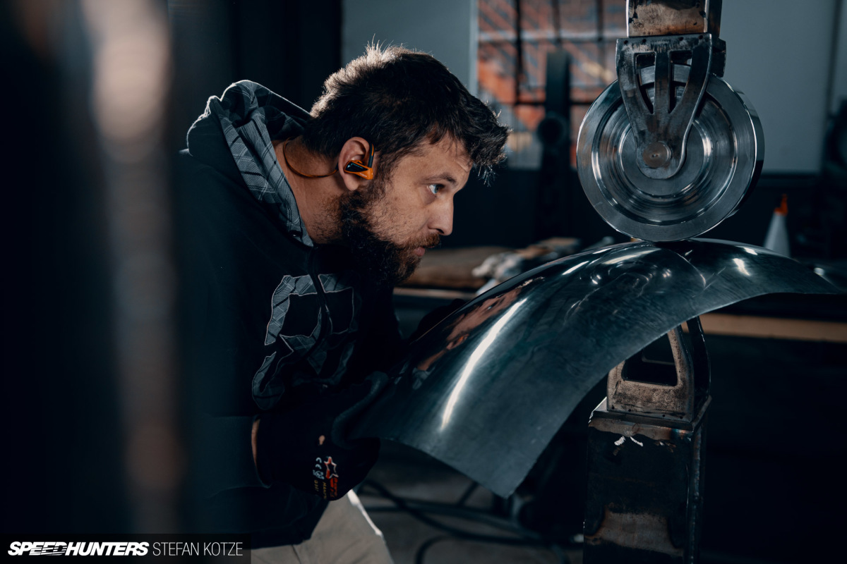 stefan-kotze-speedhunters-english-wheel-fabrication  (58)