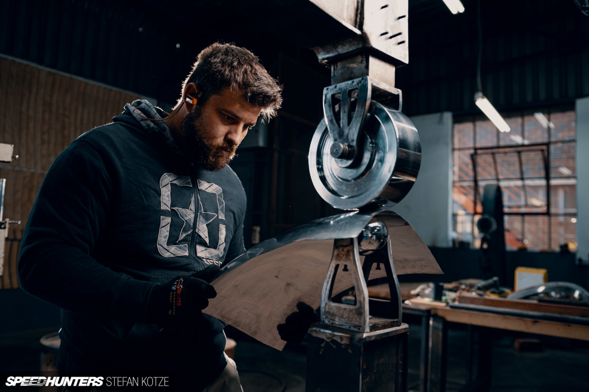 stefan-kotze-speedhunters-english-wheel-fabrication  (51)