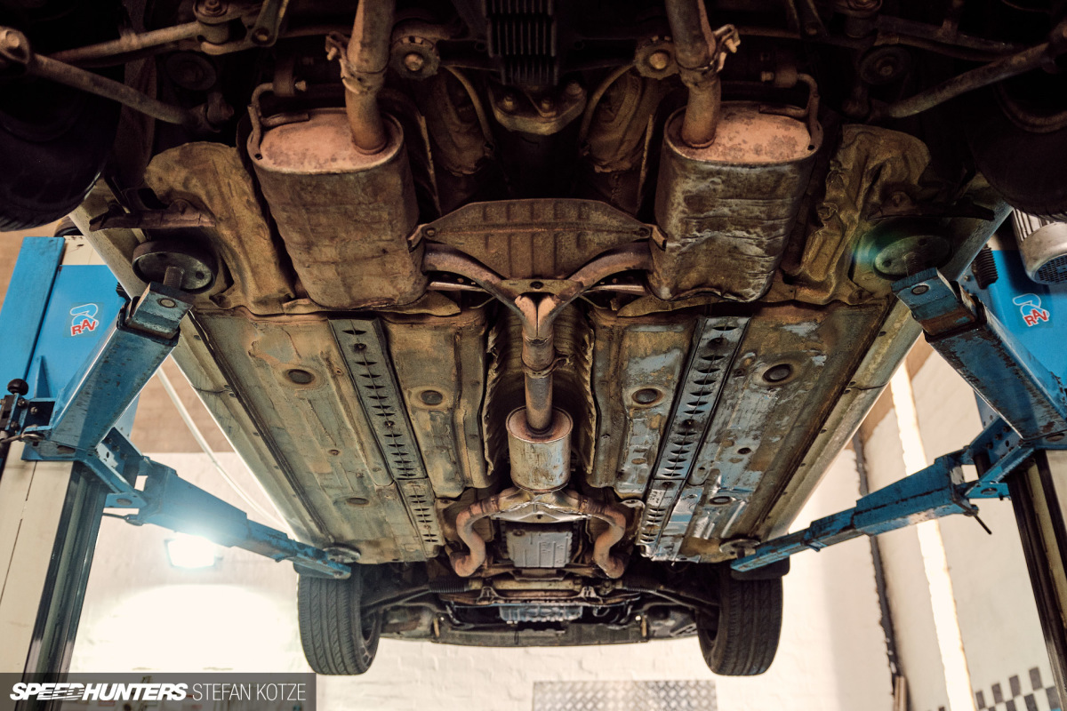 stefan-kotze-speedhunters-lexus-ls400-exhaust (1)