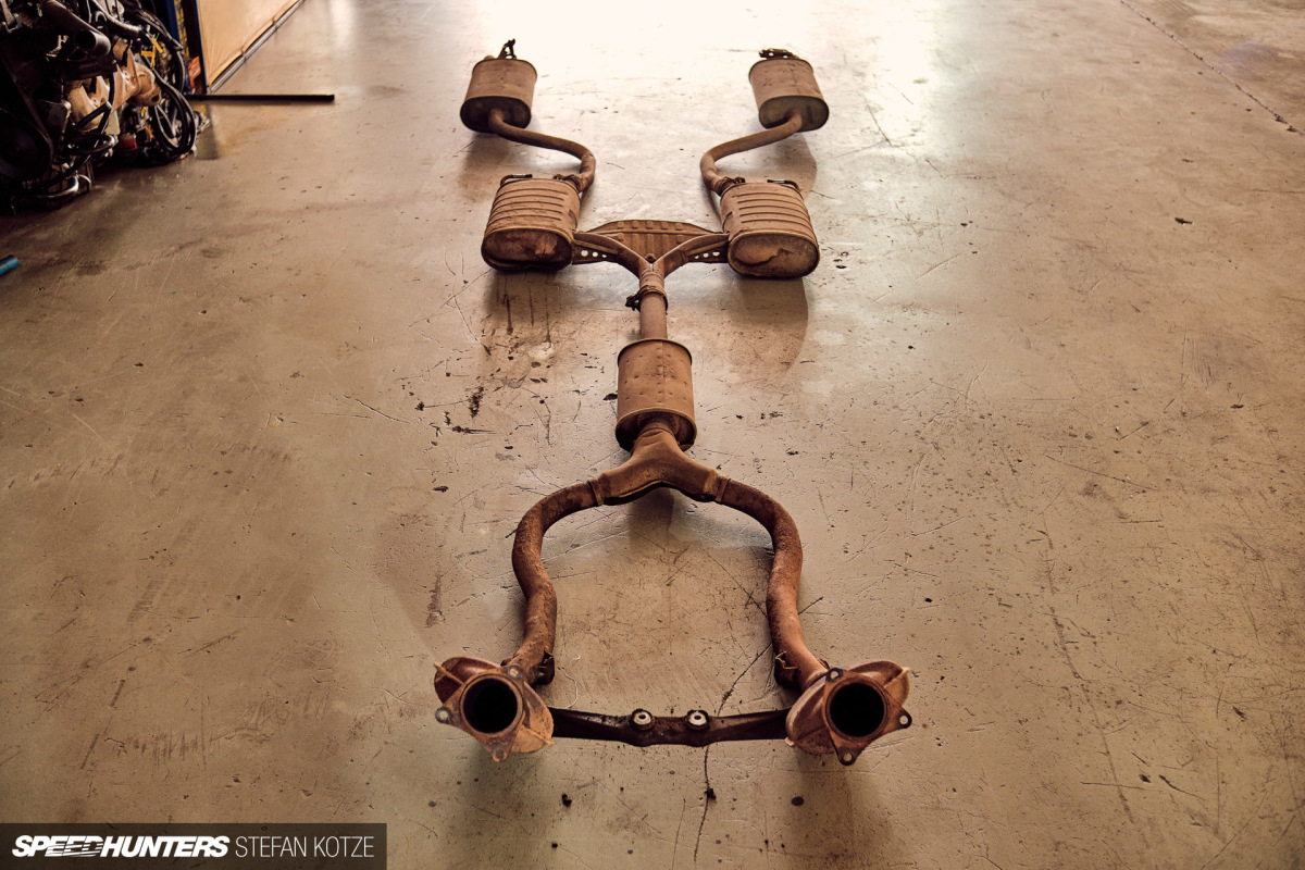 stefan-kotze-speedhunters-lexus-ls400-exhaust (11)
