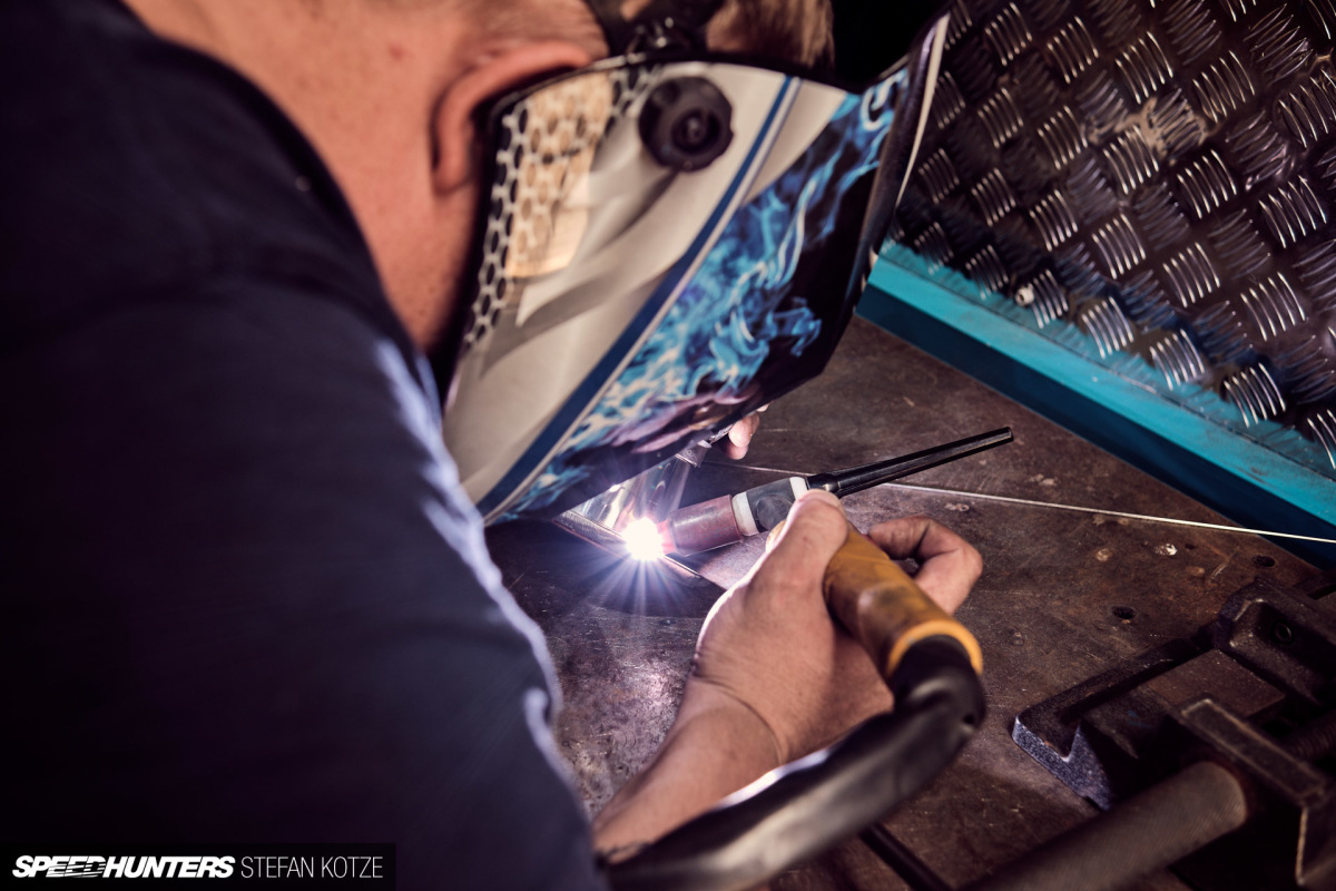 stefan-kotze-speedhunters-lexus-ls400-exhaust (46)