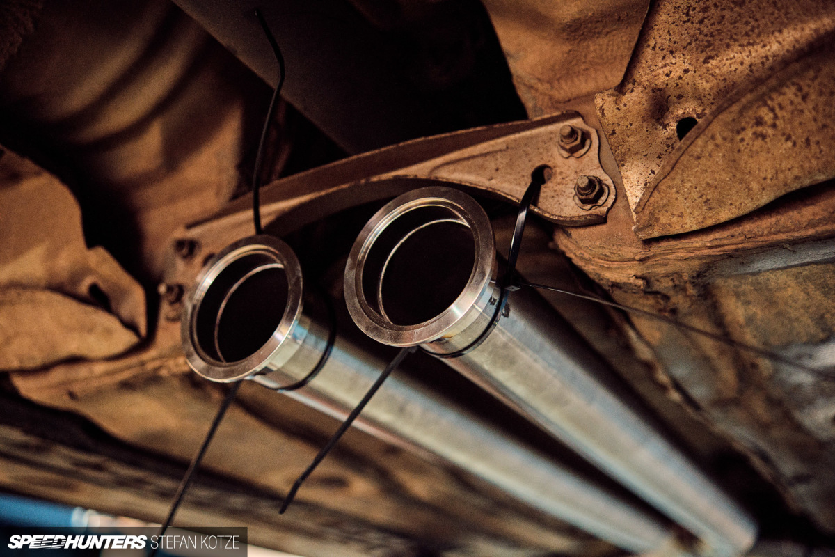 stefan-kotze-speedhunters-lexus-ls400-exhaust (62)