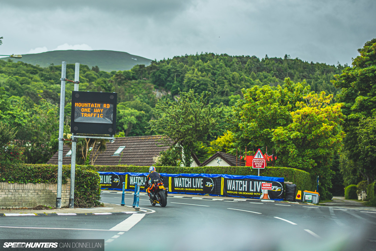 Lapping_The_TT_Course_Pic_By_CianDon (48)