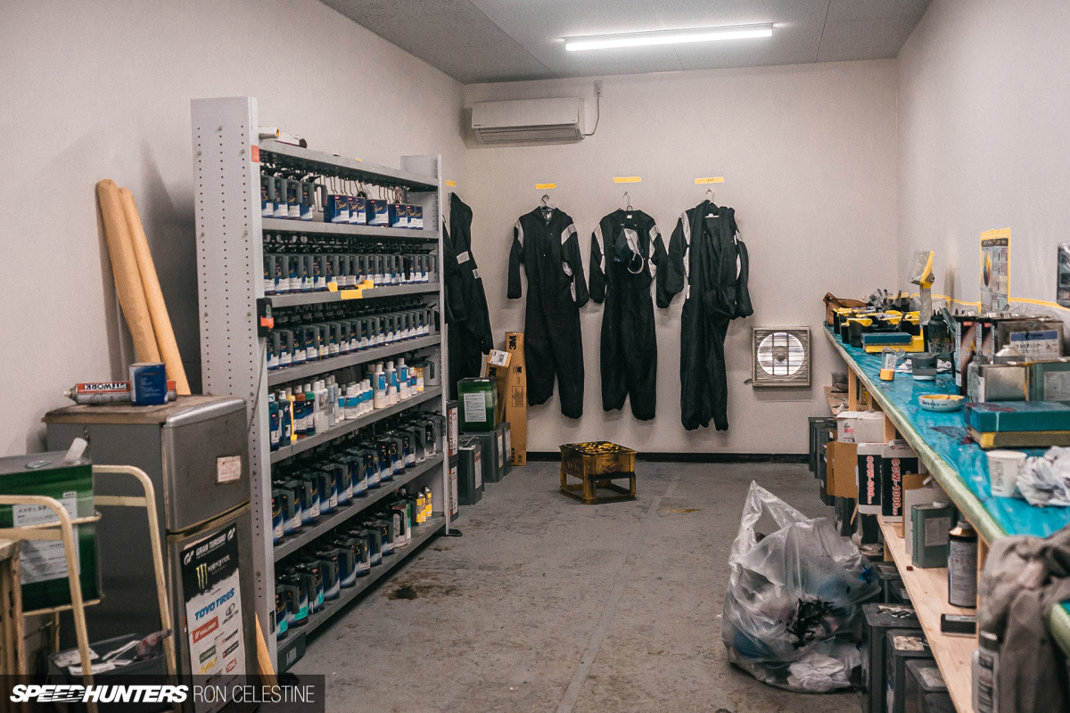 Speedhunters_Ron_Celestine_R31House_GarageTour_Paints