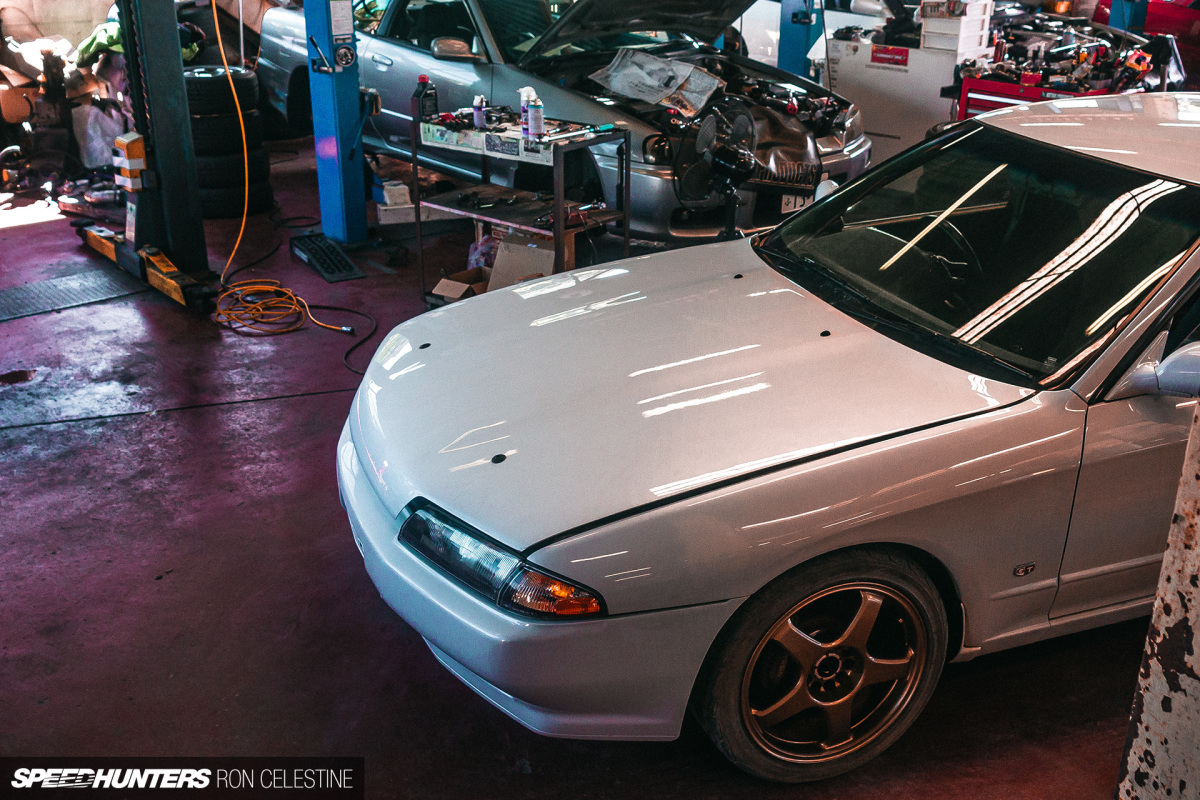 Speedhunters_Ron_Celestine_R31House_GarageTour_Skylines_1