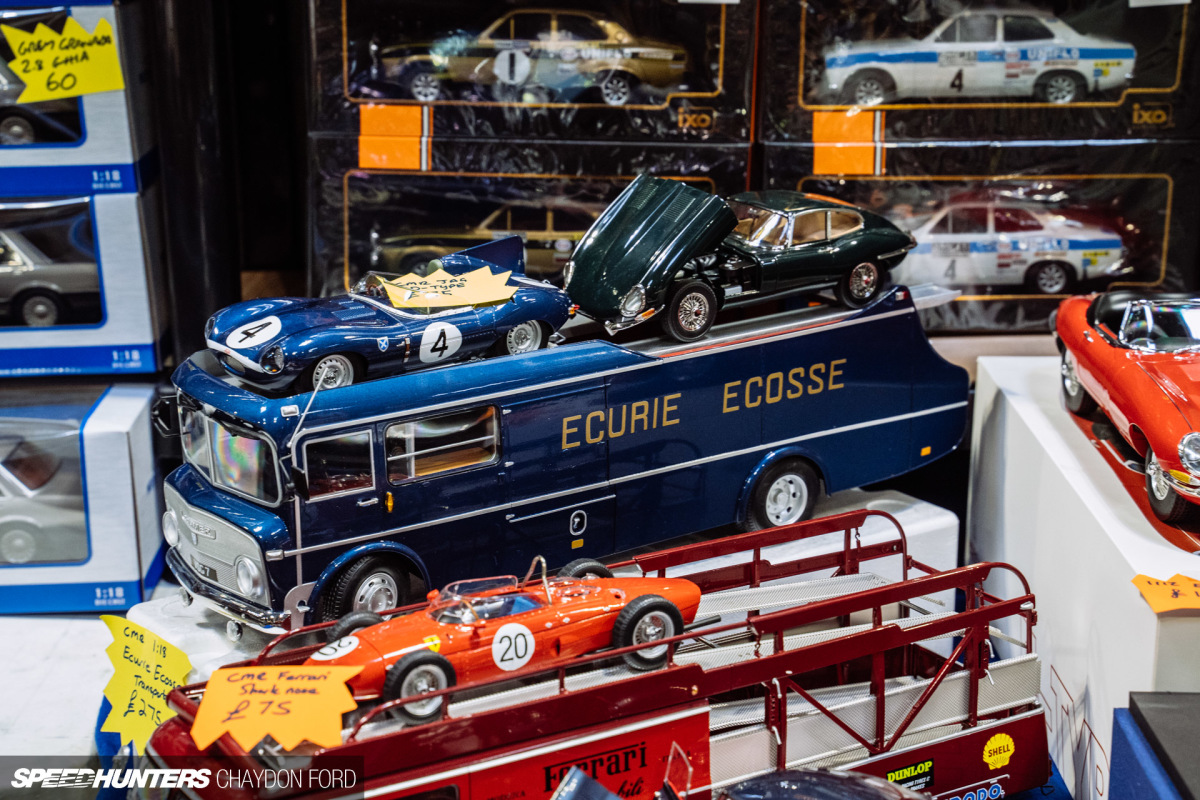 20221111 NEC Classic Models 002