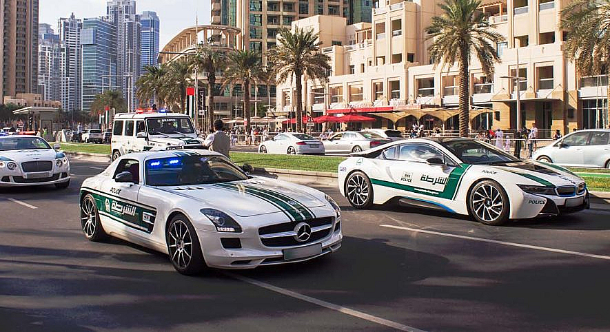 all-about-Dubai-cars-200920221000-885x482