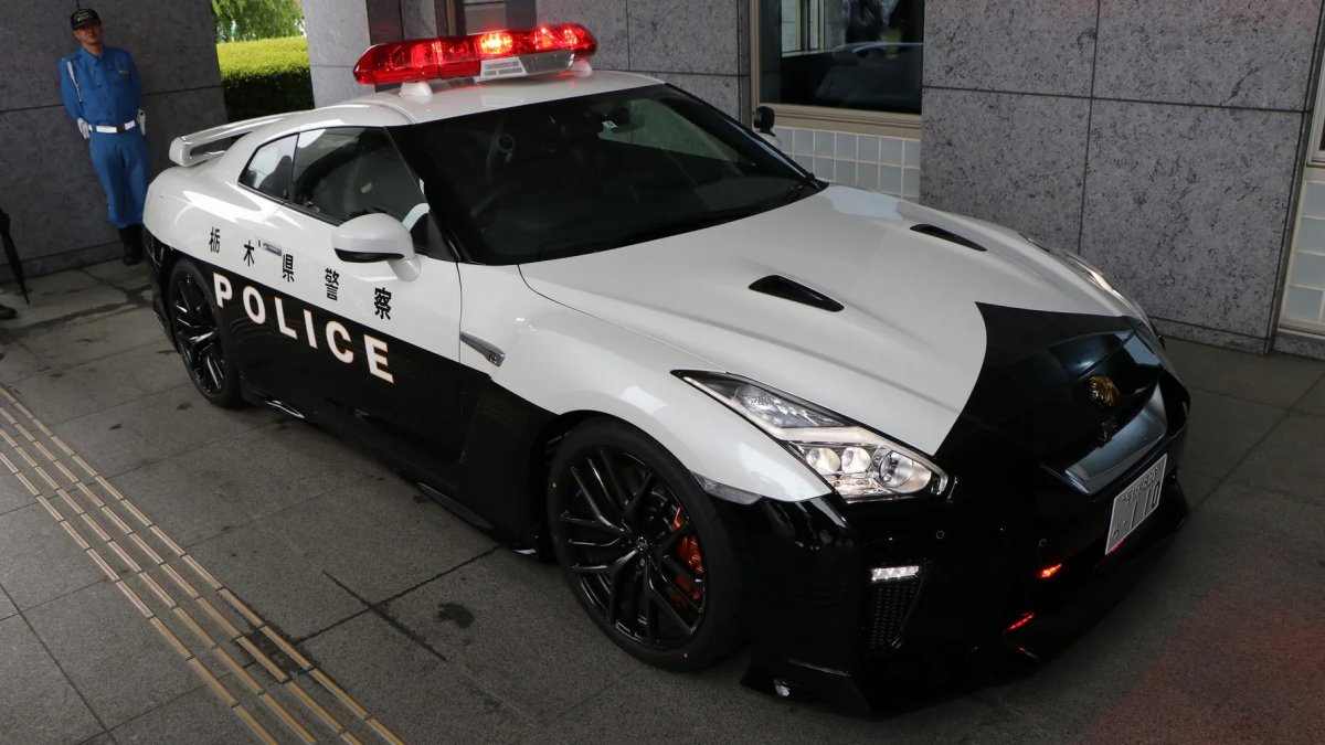 tochigi_police_unveil_nissan_gt-r_patrol_car_88otk