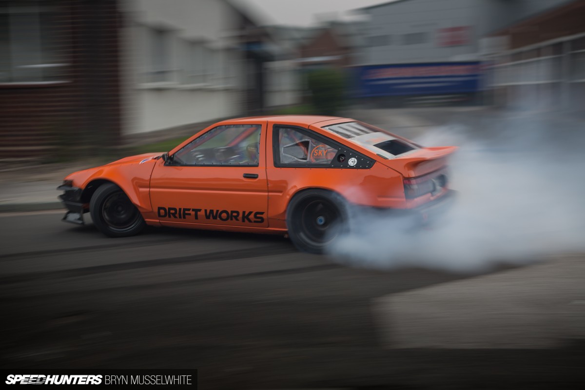 a Driftworks AE86 V8 -100