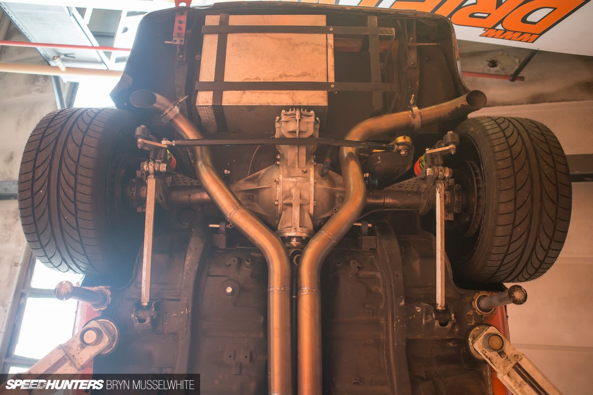 a Driftworks AE86 V8 -3