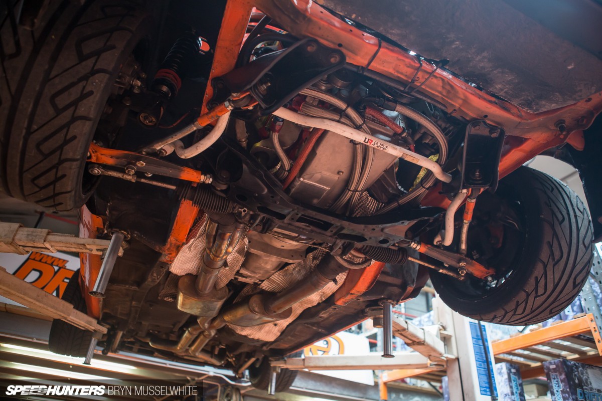 a Driftworks AE86 V8 -6