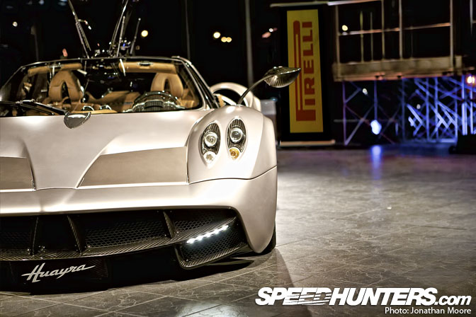 Desktops>> Pagani Huayra Launch