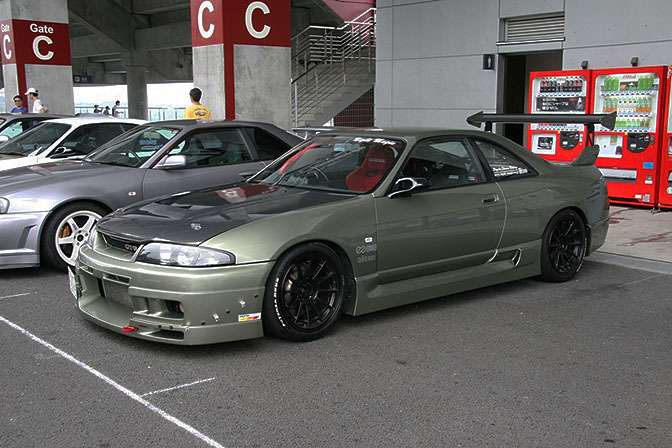 Random Snap>> Track Ready R33