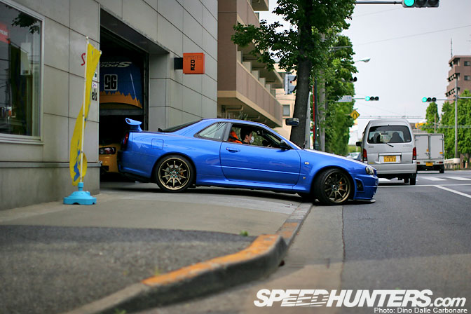 Car Life>> Fitting Rigid Collars To The Gt-r